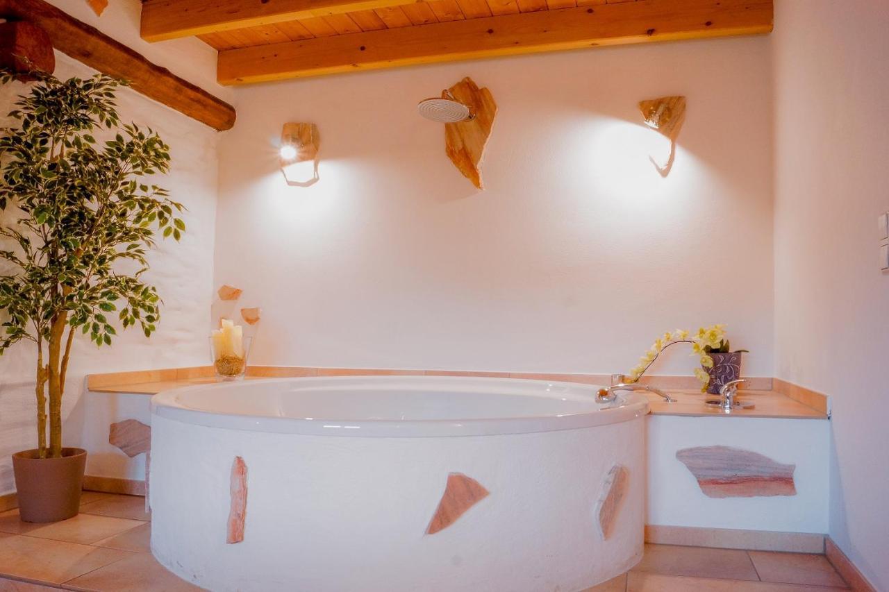 Besondere Ferienwohnung Spirit Auf Idyllischem Reiterhof Nahe Burg Eltz Münstermaifeld Extérieur photo
