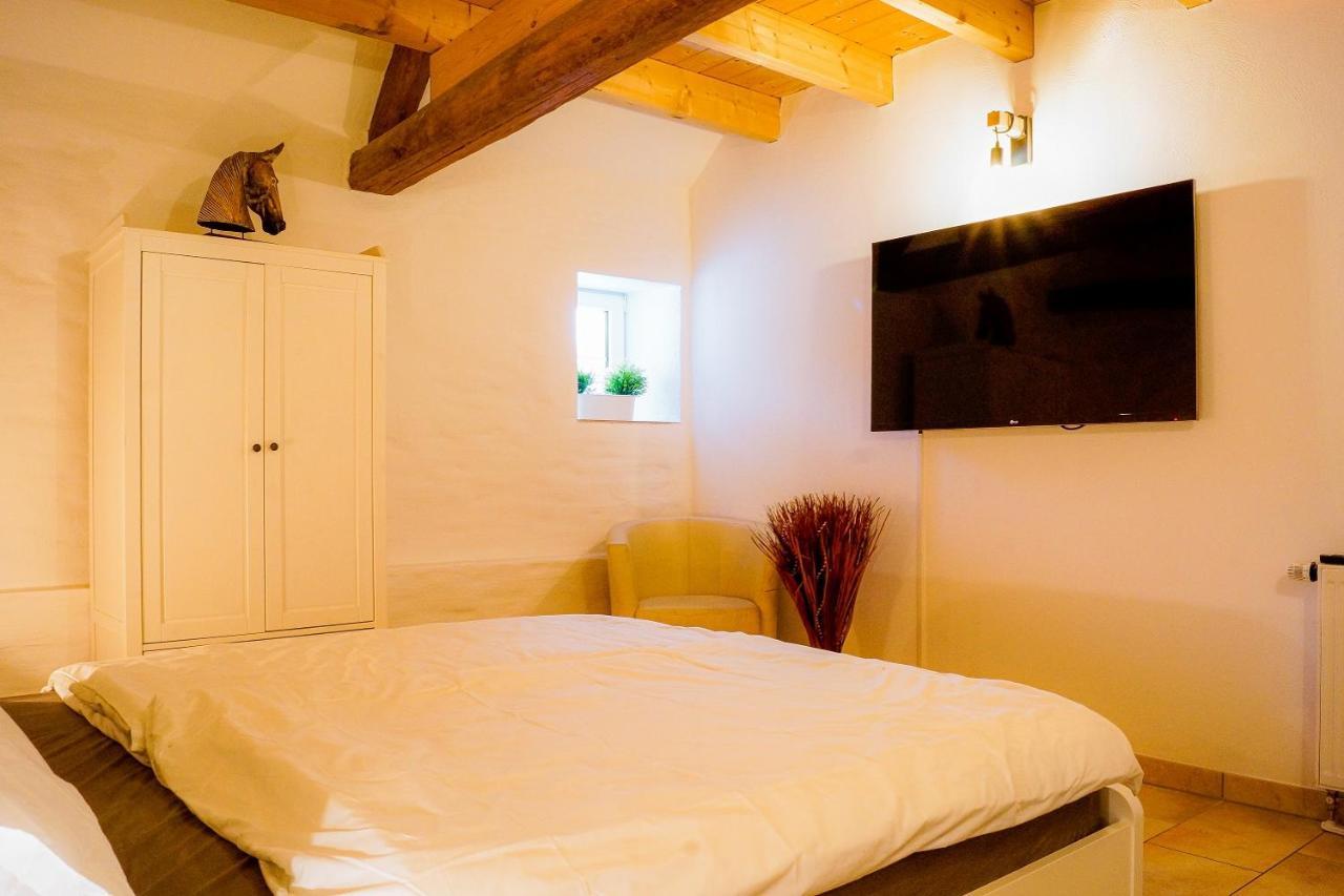 Besondere Ferienwohnung Spirit Auf Idyllischem Reiterhof Nahe Burg Eltz Münstermaifeld Extérieur photo